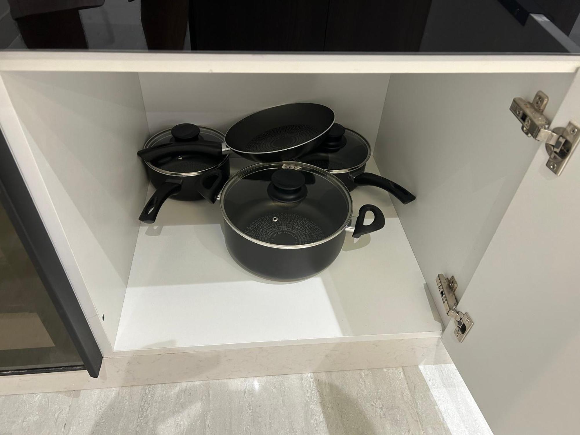 Appartamento Usmans 4Bdrm Jbr Sadaf Next To Ritz Carlton Walk Dubai Esterno foto