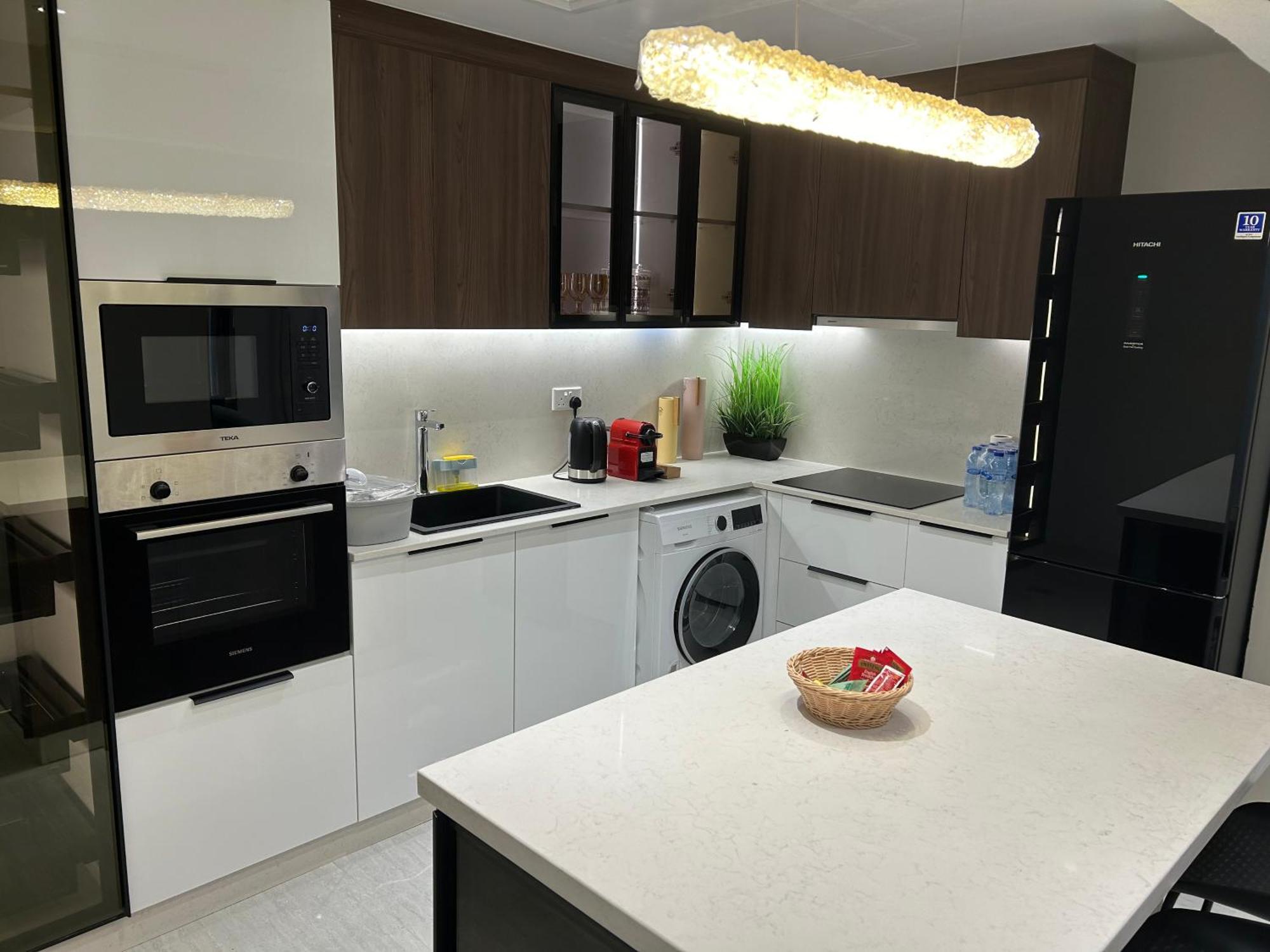 Appartamento Usmans 4Bdrm Jbr Sadaf Next To Ritz Carlton Walk Dubai Esterno foto