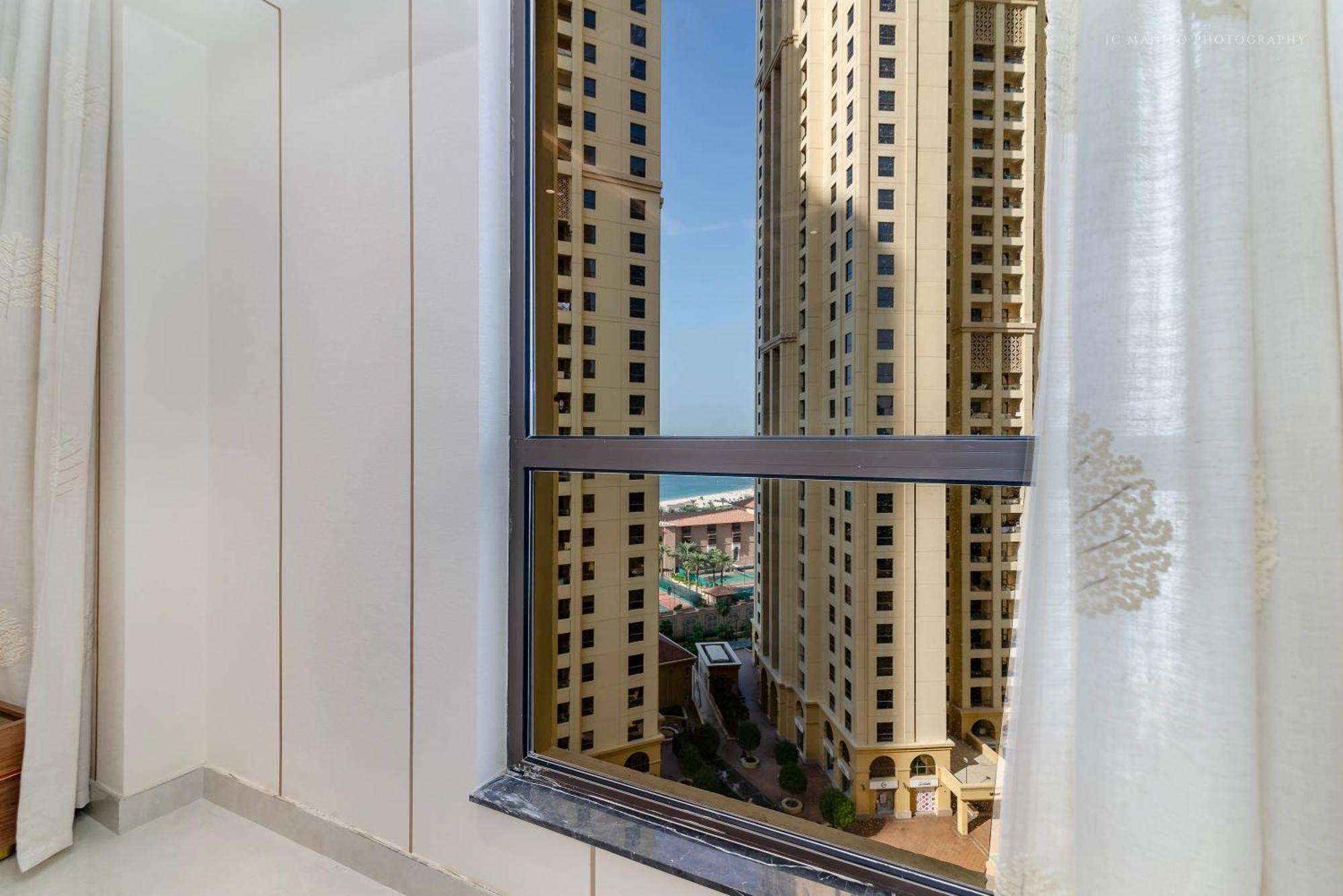 Appartamento Usmans 4Bdrm Jbr Sadaf Next To Ritz Carlton Walk Dubai Esterno foto